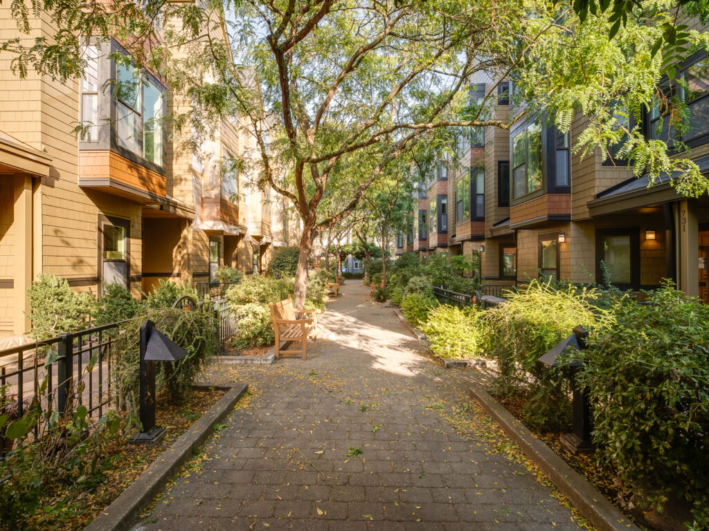 Aryne + Dulcinea with Living Room Realty, Portland, Oregon. Aryne Blumklotz, Buyers, Dulcinea Myers-Newcomb, Sellers, aryneanddulcinea.com