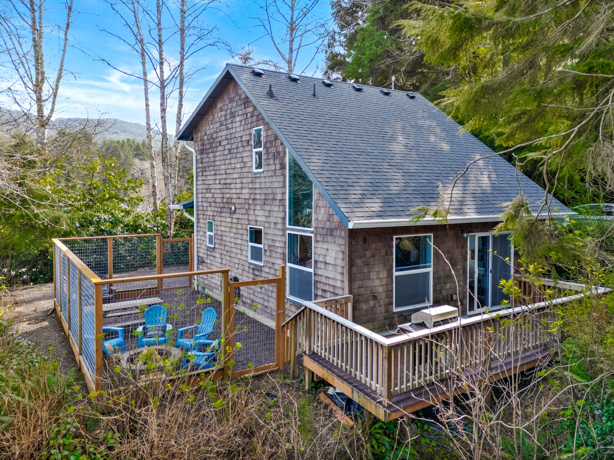 Transferable STR With Distant Ocean Views