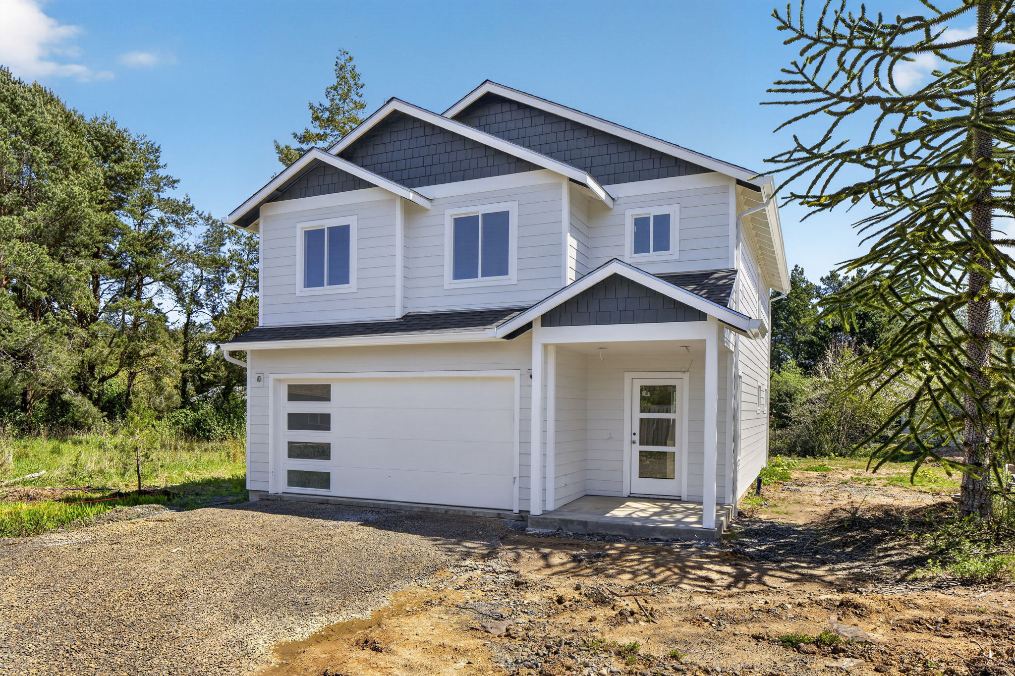 5 BLOCKS TO NEHALEM BAY