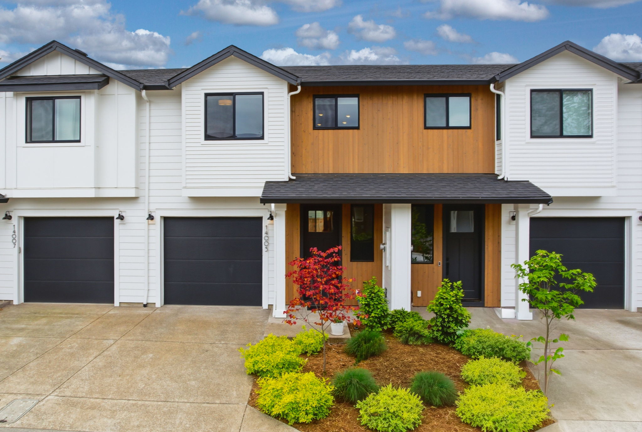 Light Filled Oak Grove Townhome